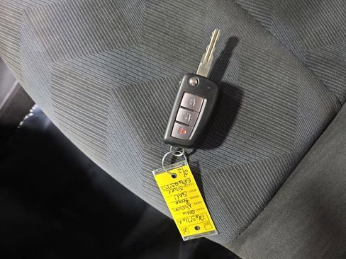 Used 2016 Nissan Rogue S image 33