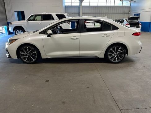 Used 2020 Toyota Corolla SE w/ SE Premium Package FWD image 6