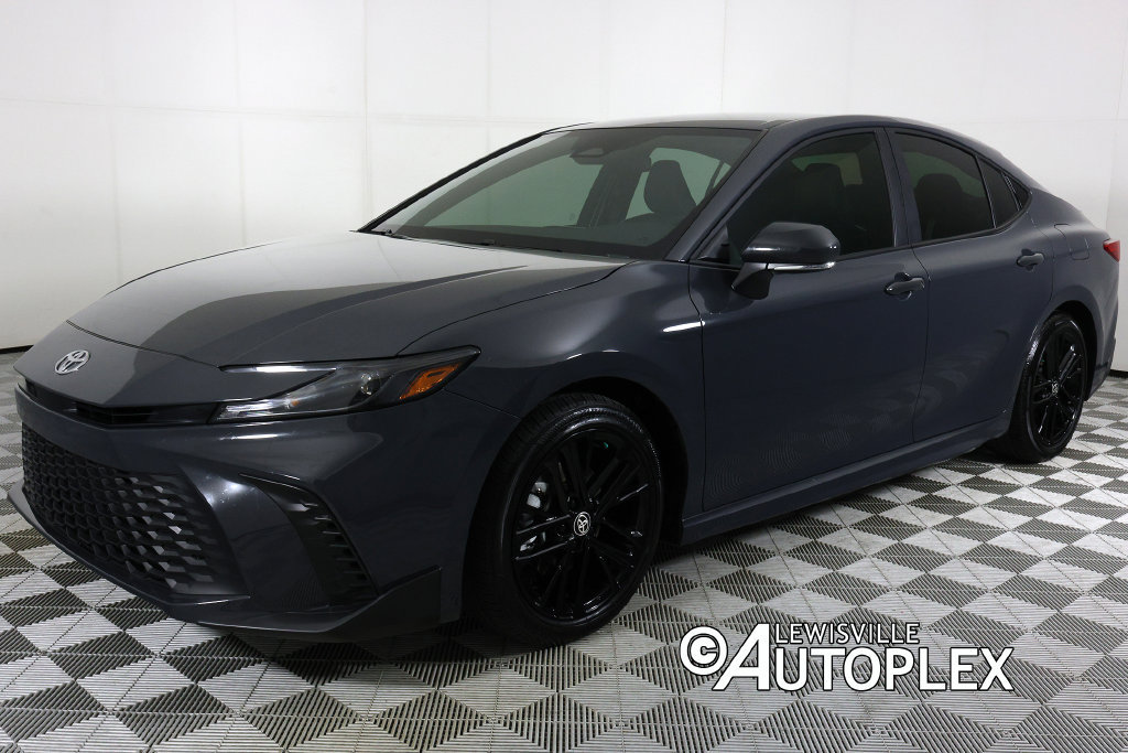 Used 2025 Toyota Camry SE FWD image 8