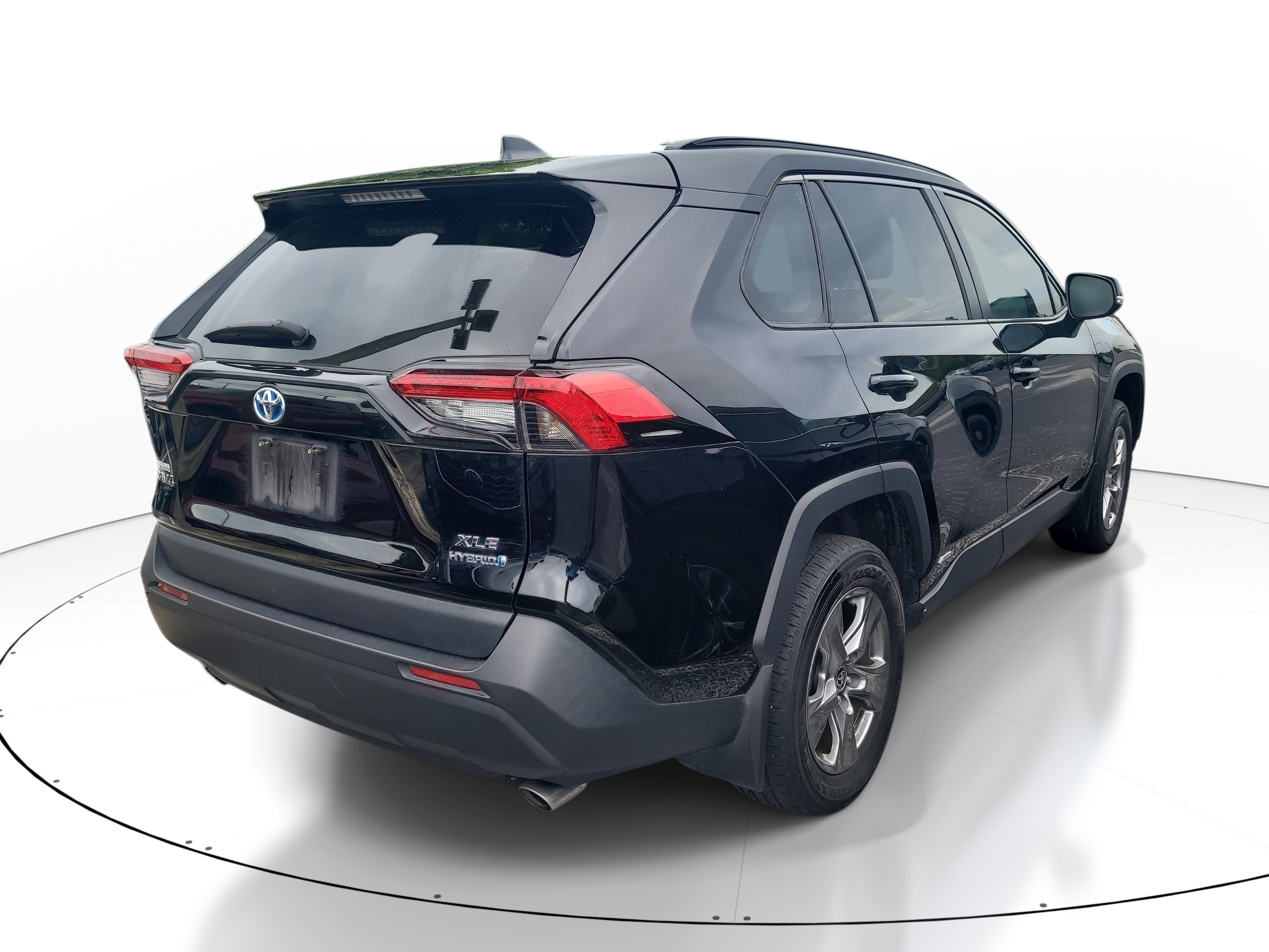 Used 2024 Toyota RAV4 XLE AWD/4WD image 7