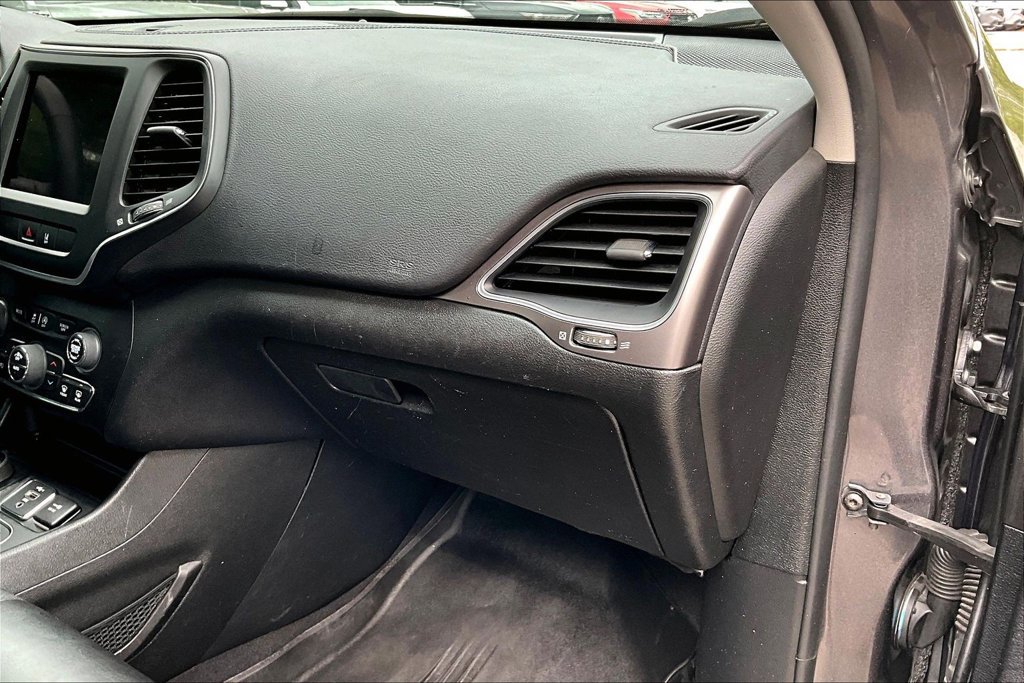 Used 2022 Jeep Cherokee Latitude Lux w/ Mopar Interior Package AWD/4WD image 19