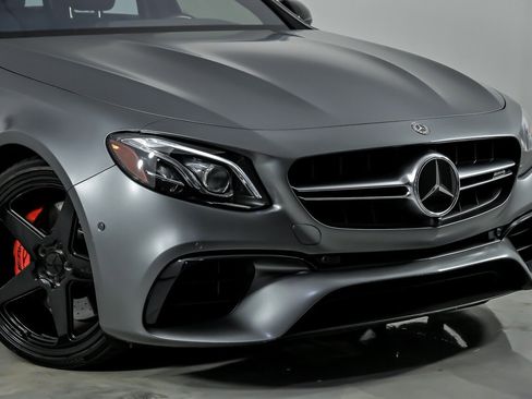 Used 2018 Mercedes-Benz E 63 AMG S image 2