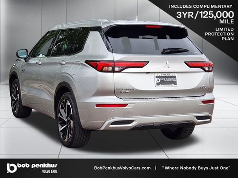Used 2023 Mitsubishi Outlander 4WD Plug-In Hybrid image 27