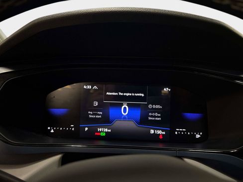 Certified 2024 Volkswagen Taos SE image 16