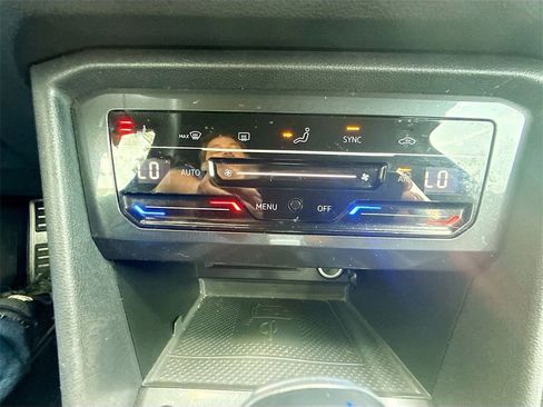 Used 2022 Volkswagen Tiguan SE R-Line image 22