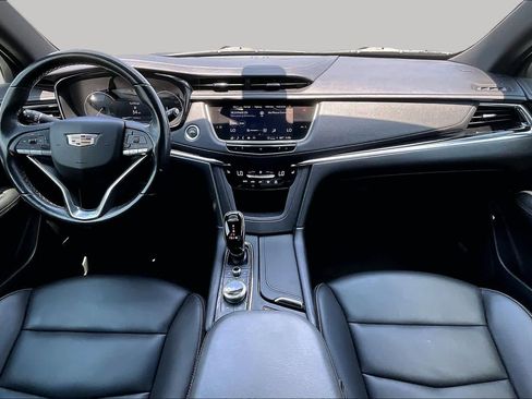 Used 2021 Cadillac XT6 Luxury FWD image 16