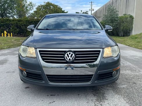 Used 2009 Volkswagen Passat Komfort FWD image 5