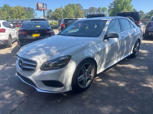 Used 2014 Mercedes-Benz E 350 4MATIC Sedan image 2