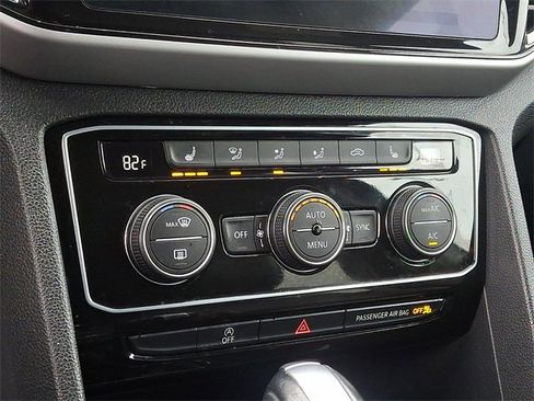 Used 2022 Volkswagen Atlas Cross Sport SE image 26