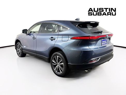 Used 2022 Toyota Venza LE image 5