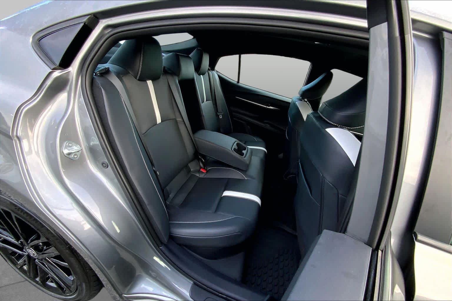 Used 2025 Toyota Camry SE FWD image 17