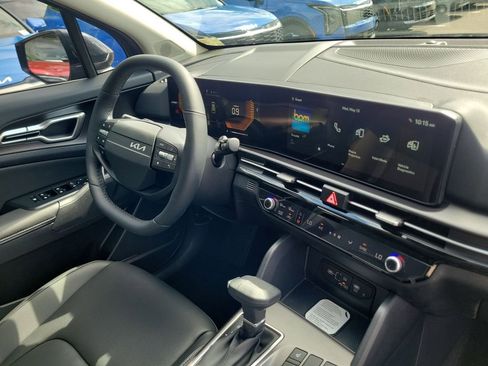 New 2026 Kia Sportage EX FWD image 8