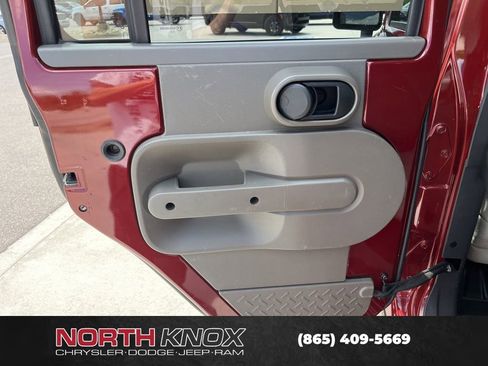 Used 2007 Jeep Wrangler Unlimited Sahara w/ Trailer Tow Group AWD/4WD image 14