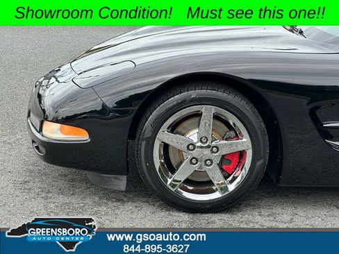 Used 2001 Chevrolet Corvette Convertible w/ Preferred Equipment Group1 RWD image 33