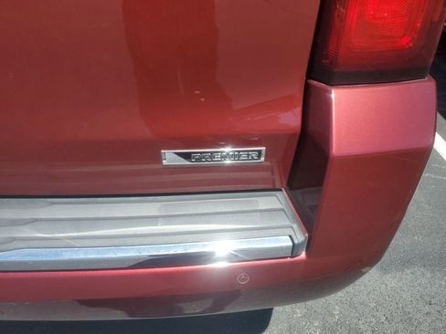 Used 2018 Chevrolet Suburban Premier RWD image 5