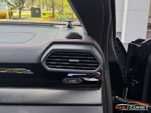 Used 2024 Lamborghini Urus S image 43