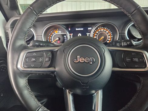 Certified 2023 Jeep Wrangler Unlimited Sahara w/ Dual Top Group AWD/4WD image 8