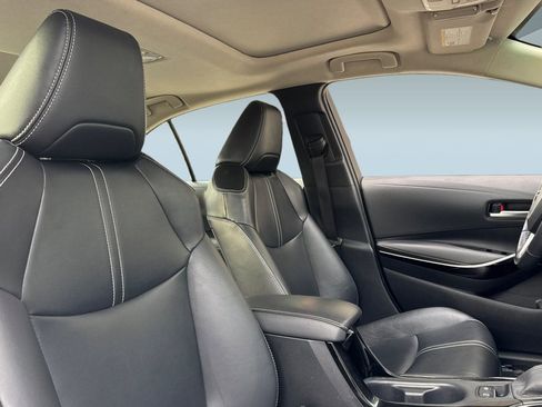 Used 2020 Toyota Corolla XLE image 30