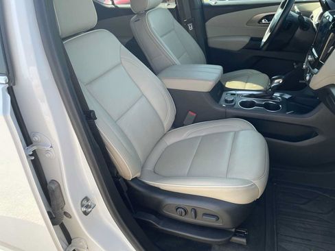 Used 2022 Chevrolet Traverse Premier AWD/4WD image 28