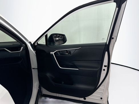 Used 2024 Toyota RAV4 LE image 29