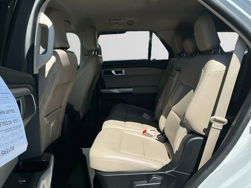 Used 2024 Ford Explorer XLT w/ Equipment Group 202A image 13