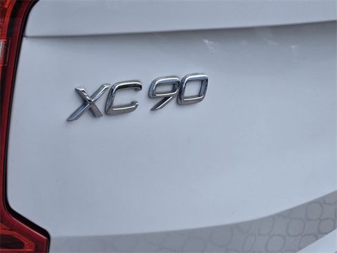 Used 2021 Volvo XC90 T6 R-Design w/ Climate Package image 10