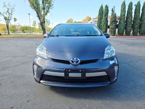 Used 2014 Toyota Prius Plug-In Hybrid image 2