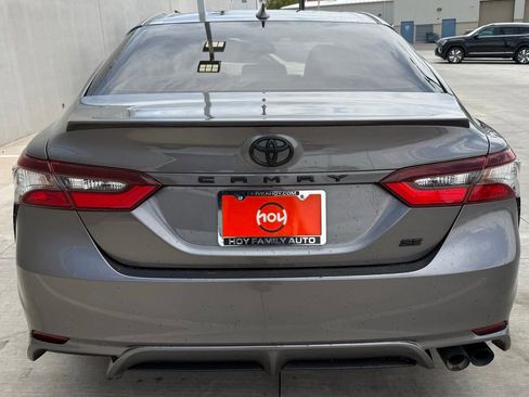 Used 2021 Toyota Camry SE w/ Convenience Package FWD image 8
