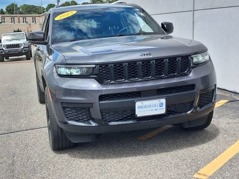 Used 2023 Jeep Grand Cherokee L Laredo AWD/4WD image 2