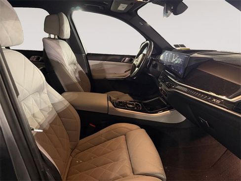 Used 2024 BMW X5 xDrive40i w/ M Sport Package image 15