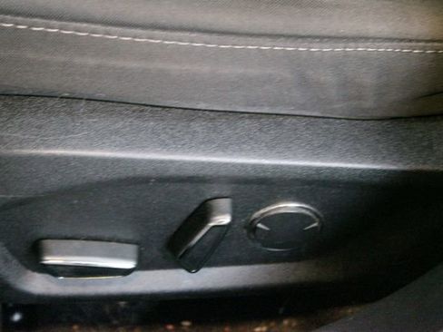Used 2020 Ford Fusion SE FWD image 17