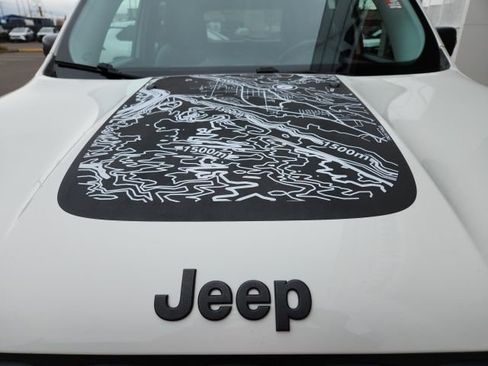 Used 2017 Jeep Renegade Trailhawk AWD/4WD image 9