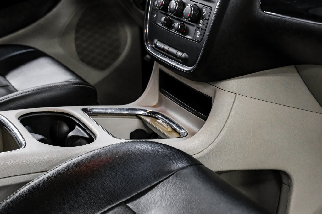 Used 2019 Dodge Grand Caravan SXT FWD image 23