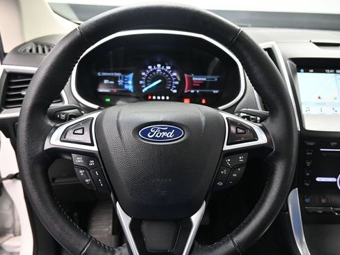 Used 2018 Ford Edge Titanium w/ Equipment Group 302A AWD/4WD image 14
