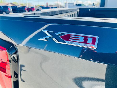 Used 2021 GMC Sierra 1500 SLT w/ SLT Premium Plus Package image 38