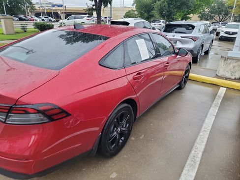 Used 2025 Honda Accord SE image 4