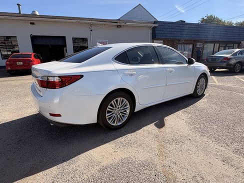 Used 2014 Lexus ES 350 w/ Luxury Package FWD image 7