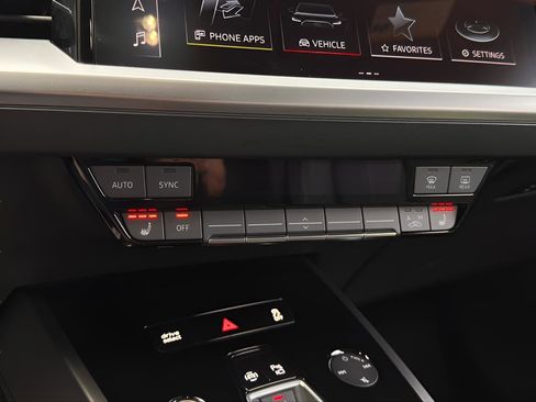 Used 2023 Audi Q4 e-tron Premium Plus image 12