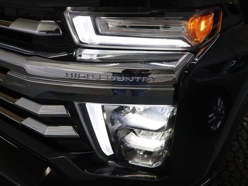 Used 2023 Chevrolet Silverado 2500 High Country w/ Z71 Off-Road Package AWD/4WD image 28