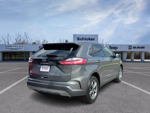 Used 2024 Ford Edge SEL w/ Convenience Package AWD/4WD image 3