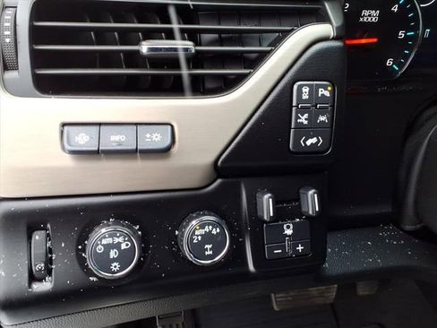 Used 2020 GMC Yukon Denali w/ Denali Ultimate Package image 14