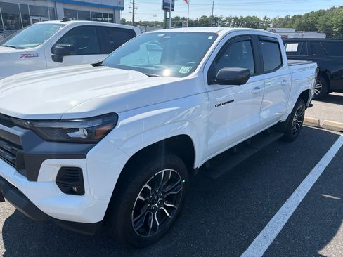 Certified 2024 Chevrolet Colorado LT w/ LT Convenience Package III AWD/4WD image 5