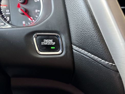 Certified 2019 GMC Acadia Denali w/ Technology Package image 17