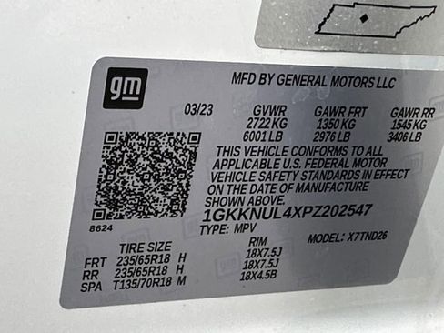 Used 2023 GMC Acadia SLT w/ Preferred Package image 26