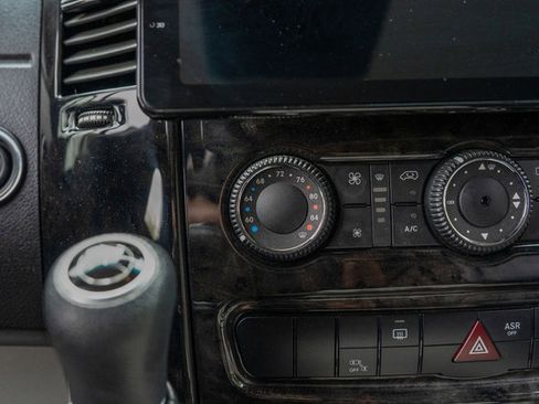 Used 2017 Mercedes-Benz Sprinter 3500 image 36