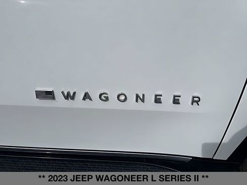 Used 2023 Jeep Wagoneer L Series II AWD/4WD image 12