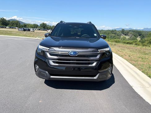 New 2026 Subaru Forester Premium AWD/4WD image 2