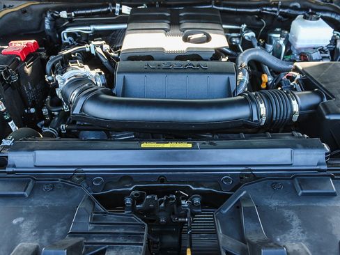 Used 2024 Nissan Frontier SV image 27