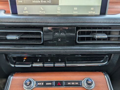 Used 2020 Lincoln Aviator Reserve w/ Equipment Group 202A image 27