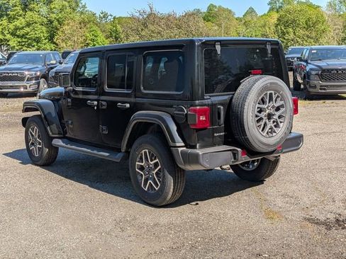 New 2026 Jeep Wrangler Unlimited Sahara AWD/4WD image 5